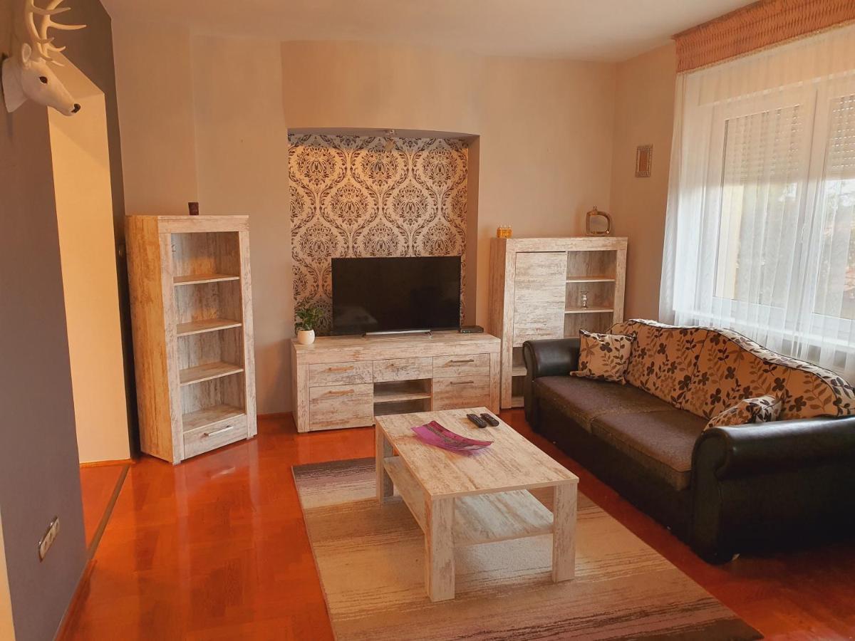 Adel Apartman Miskolc Dış mekan fotoğraf